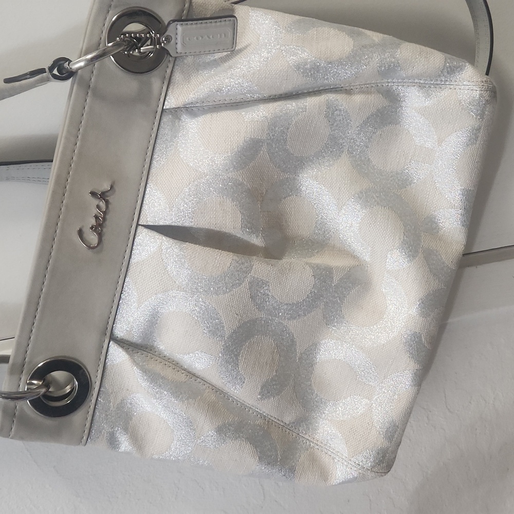 Purse - Picture 2 of 9